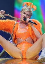 miley_cunt_04.md.jpg