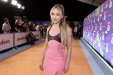 Sabrina Carpenter (5).jpg