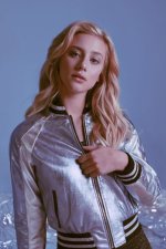 Lili Reinhart (5).jpg